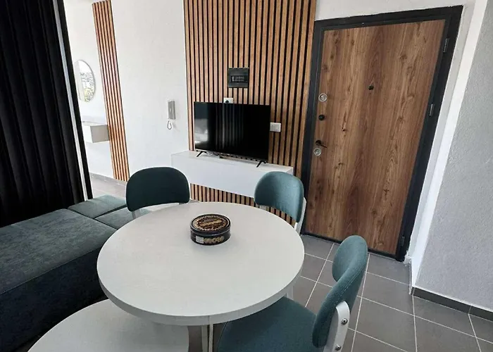 Joanon's Landscape View Apartment Golem (Tirana)