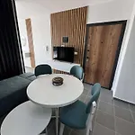 Joanon's Landscape View Apartment Golem (Tirana)